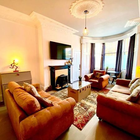 Anchored Homely Apartment In Historic Centre ペイズリー エクステリア 写真