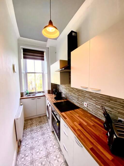 Anchored Homely Apartment In Historic Centre ペイズリー エクステリア 写真
