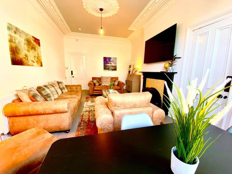 Anchored Homely Apartment In Historic Centre ペイズリー エクステリア 写真