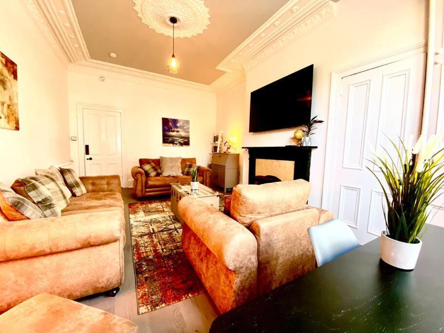 Anchored Homely Apartment In Historic Centre ペイズリー エクステリア 写真