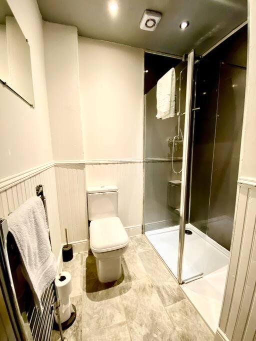 Anchored Homely Apartment In Historic Centre ペイズリー エクステリア 写真